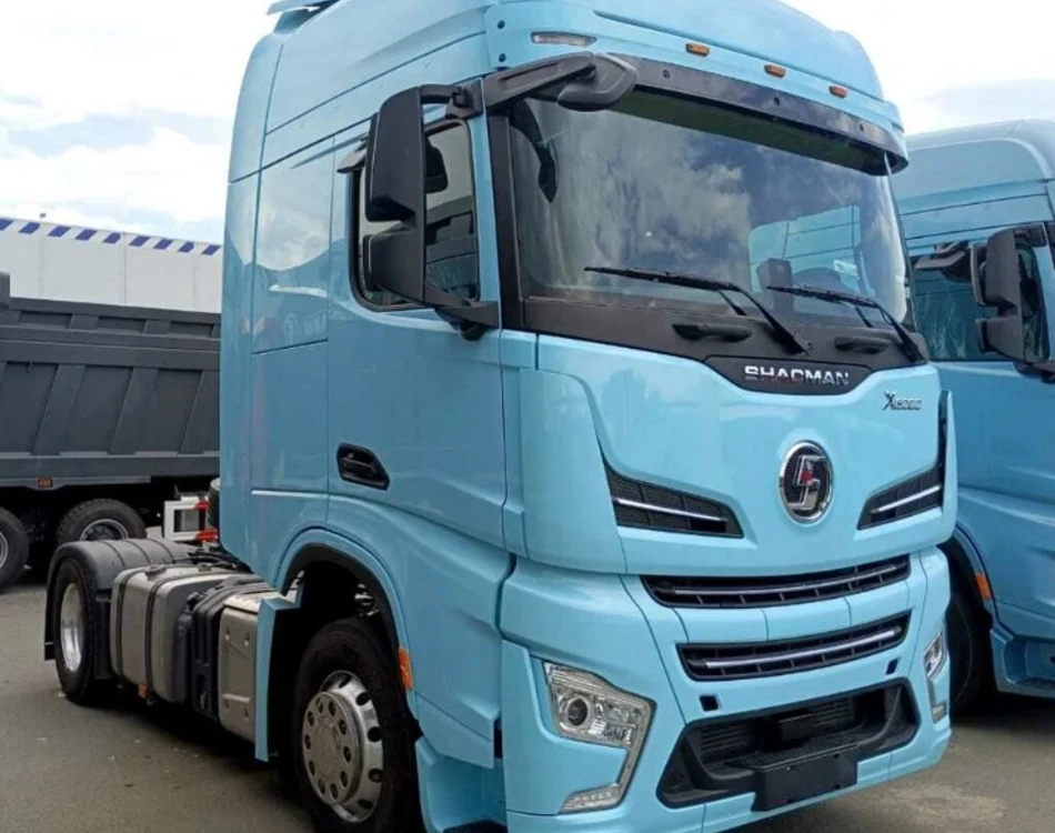 Тягач Shacman SX4188YY381, кабина X6000